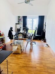 Straits Gardens (D27), Terrace #546882991
